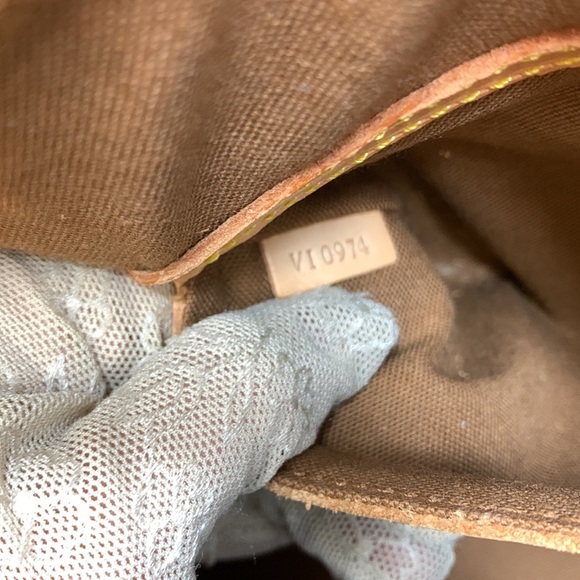 🎯SOLD🎯067 Authentic Louis Vuitton Monogram Satchel Datecode: VI0974 - Picture 11 of 11